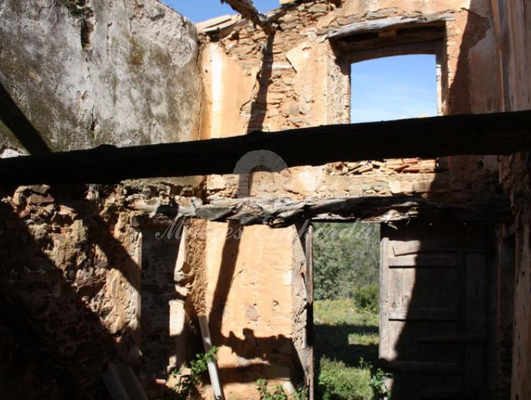 Detalle de una construccion anexos de la masía 